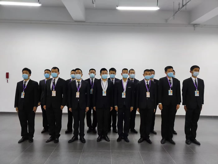 上海某小区发生盗窃案，小区专业保安帮业主追回巨款